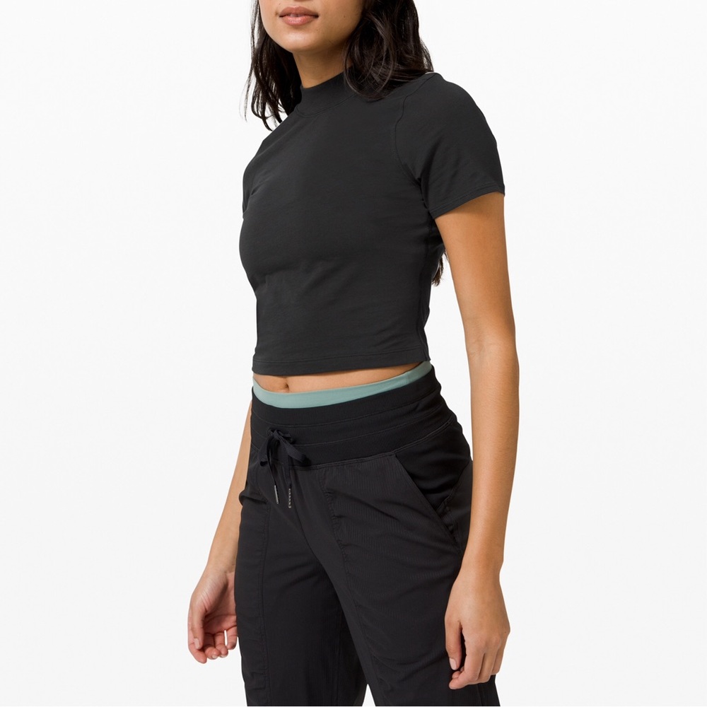 Lululemon crop top size 4